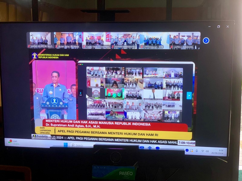 Foto Suasana Layar Zoom Meeting Apel Pagi ASN Lapas Kelas IIB Selong Bersama Menteri Hukum dan HAM,  Supratman Andi Agtas (Sumber: Humas Lapas Kelas IIB Selong )